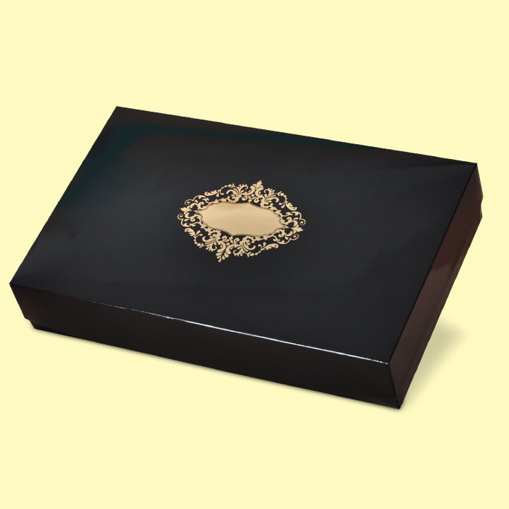 Подаръчна кутия с капак 37x23/7, черна с печат - Луксозни картонени кутии